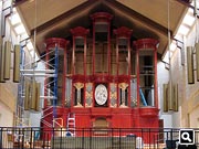 Installing fa&ccedil;ade pipes