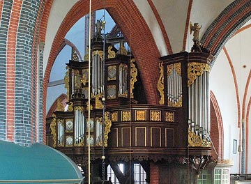 random historic organ photo
